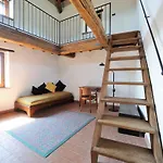 Antico Casale In Pietra Con Piscina Privata فيلة